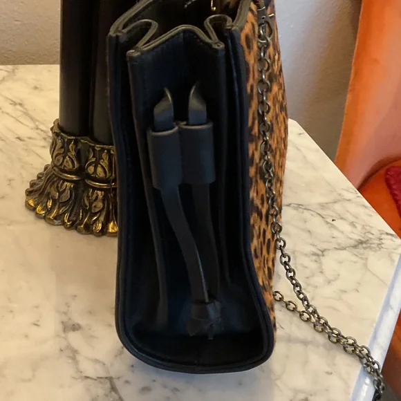 ✝️💟✝️  J. Crew Leopard Print Satchel with Black Italian Leather Handles - Picture 3 of 5